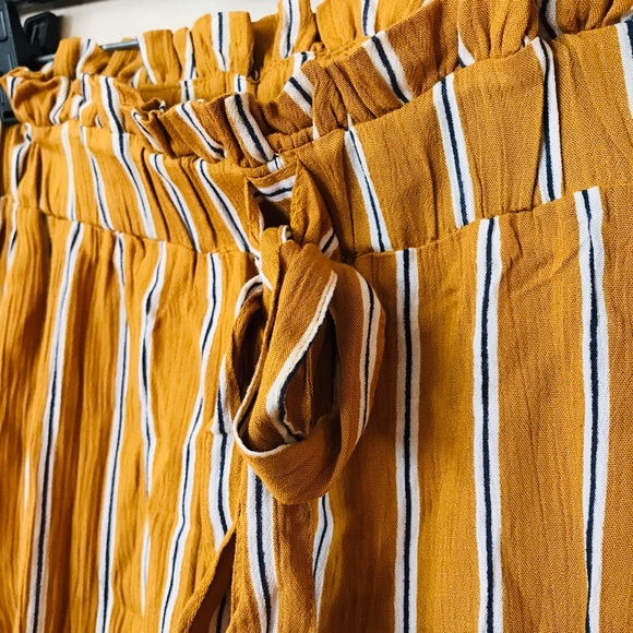 NWT Mustard Navy and White Striped Shorts - Picture 3 of 7